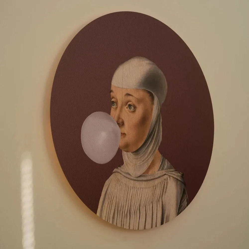Tapeta Dots Lighting Woman with Bubble Gum Eggplant - obrazek 4